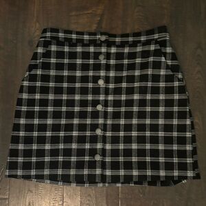 Hollister Women’s medium plaid skirt.